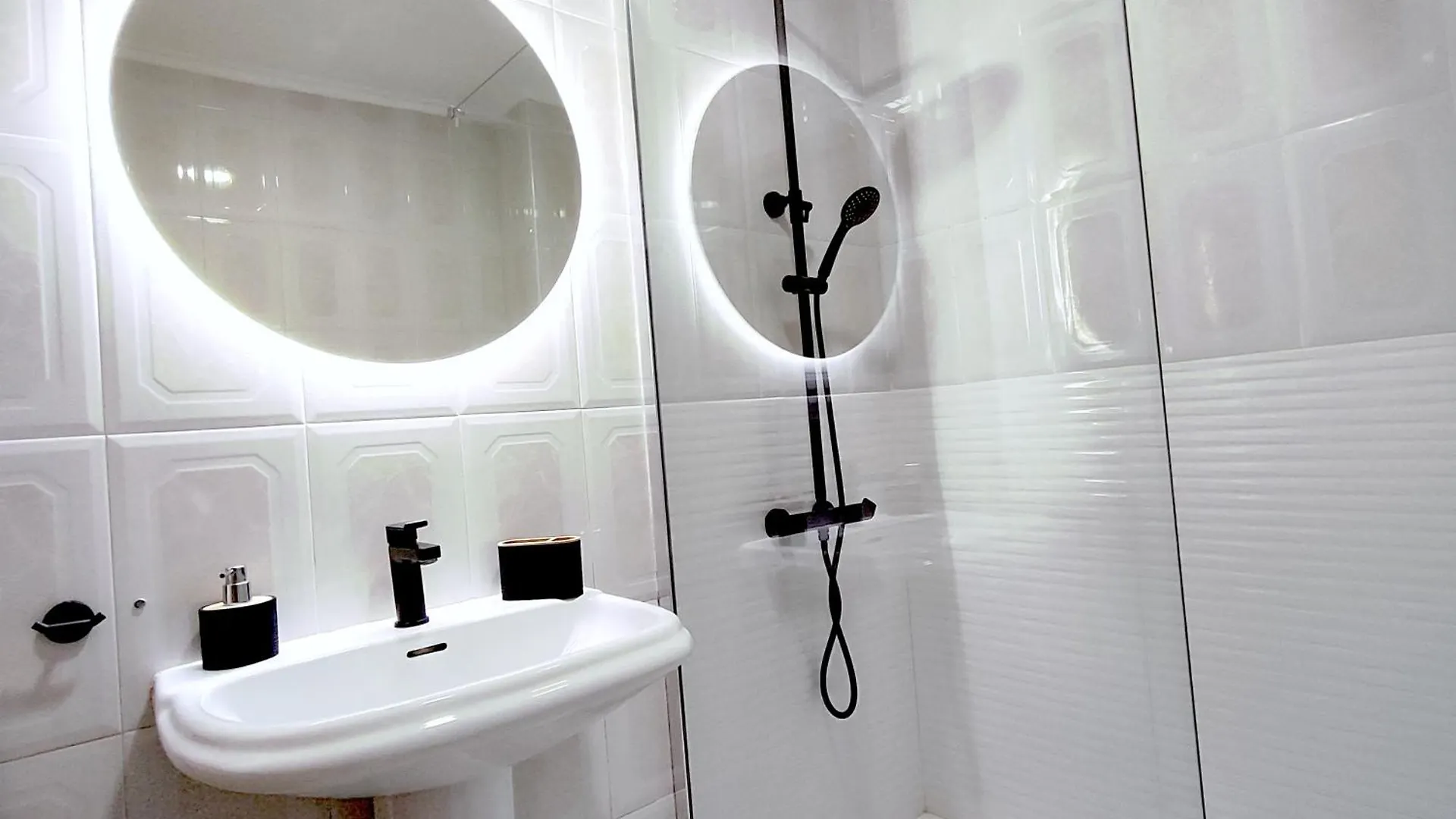 Diseno Y Relax Apartamento De Dos Habitaciones Cerca De La Playa Malaga